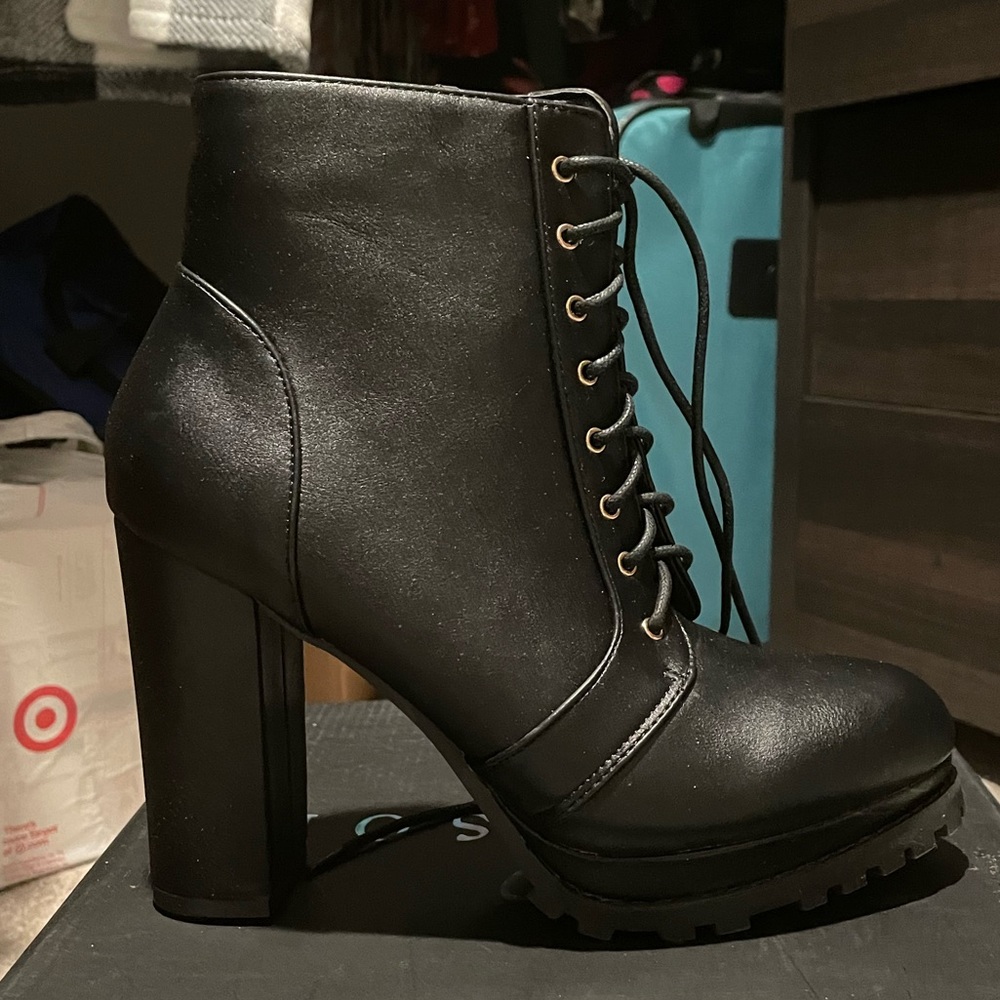 Black heeled bootie brand new